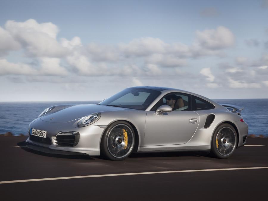  Porsche 911 Turbo S 2013 года  (фото 8 из 30)